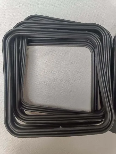 Rectangular inflatable seal configuration for doors, hatches, and access panels